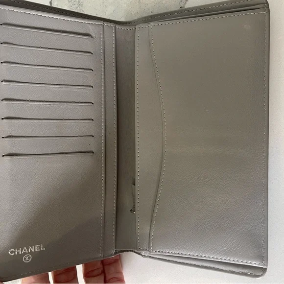 New Chanel Concrete Grey Caviar Wallet Comes with authenticity card. - Picture 5 of 11